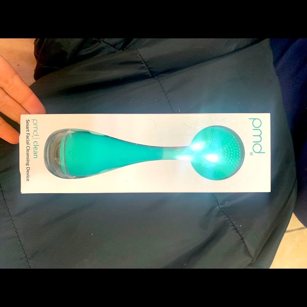 PMD Smart Clean Facial Cleaning Device Fab Fit Fun